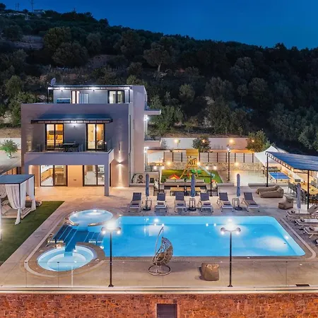 빌라 Luxurious Mare - With 150m Pool