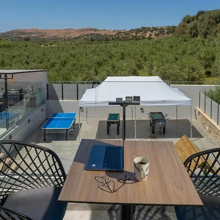 Luxurious Mare - With 150m Pool *