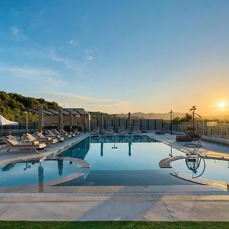 Luxurious Mare - With 150m Pool 빌라